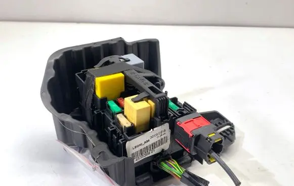 Peugeot 2008 I Fuse box set 