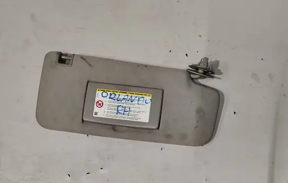 Chevrolet Orlando Sun visor