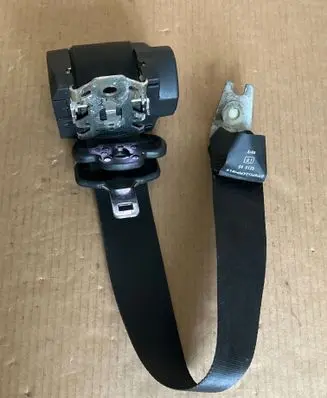 Ford Mondeo Mk III Rear seatbelt 40378 040125