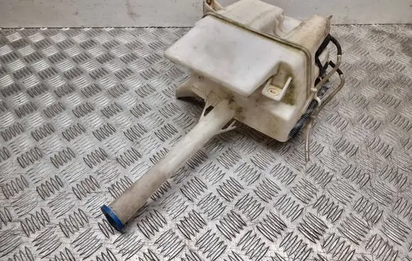 Toyota Avensis T250 Windshield washer fluid reservoir/tank E11015024