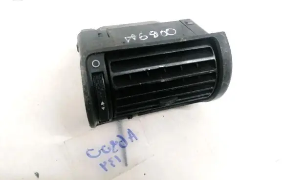 Audi A4 S4 B5 8D Dash center air vent grill 8D1820902