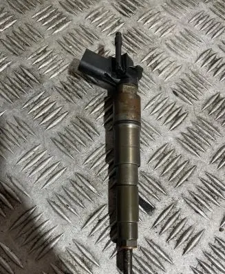 BMW 5 E60 E61 Fuel injector 7792721
