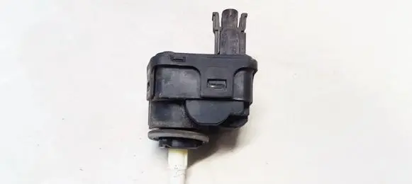 Mitsubishi Carisma Headlight level adjustment motor 00728232 007282-32