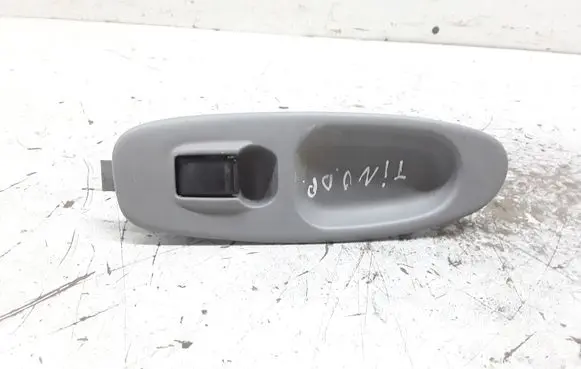 Nissan Almera Tino Electric window control switch