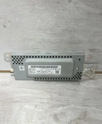 Tesla Model 3 Radio/CD/DVD/GPS head unit 107975500D