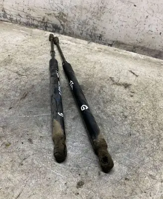 Opel Zafira C Tailgate/trunk strut/damper