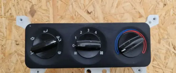 Land Rover Freelander Interior fan control switch 