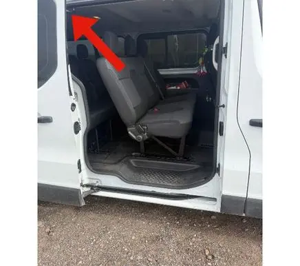 Opel Vivaro Sliding door upper roller guide/hinge D312370J 65713