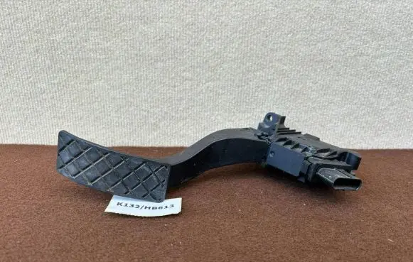 Volkswagen Golf VII Accelerator throttle pedal 5Q1721503H