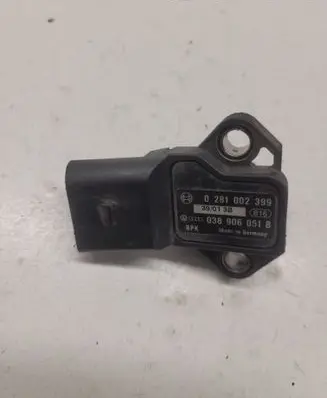 Volkswagen Golf V Air pressure sensor 0281002399 038906051B