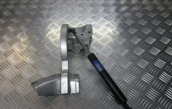 Honda Accord Tailgate hinge 