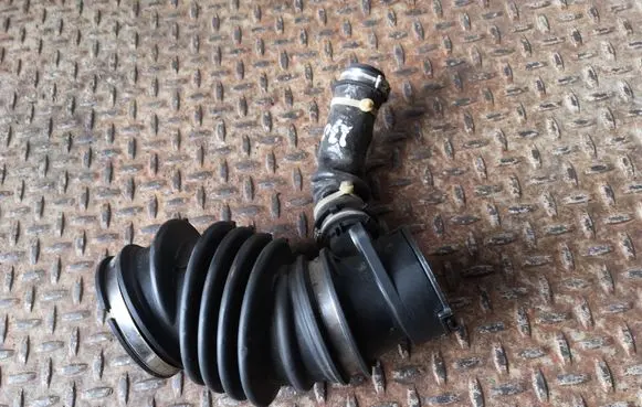 Ford Focus Turbo air intake inlet pipe/hose AV616C784AF F1F19C623A