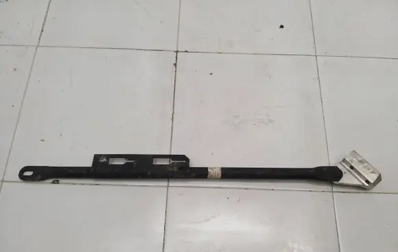 Radiator support slam panel bracket