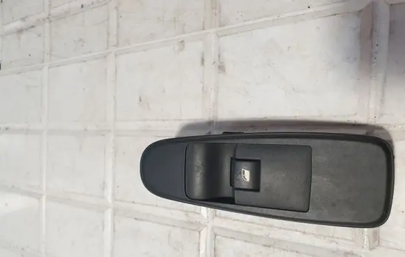 Citroen C4 I Picasso Electric window control switch 96639377ZD 004140141