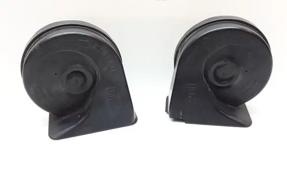 Volvo V50 Horn signal 30744027 30744028