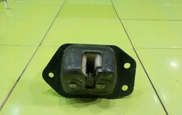 Nissan X-Trail T31 Tailgate exterior lock 