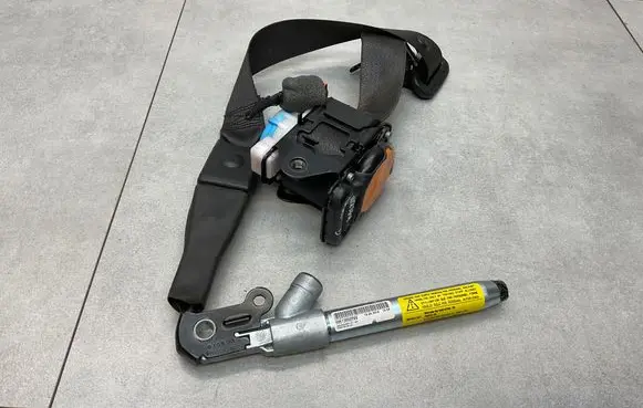Opel Insignia A Front seatbelt 502JH441HC