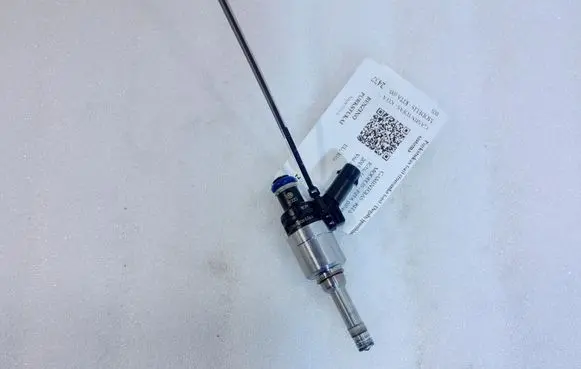 Audi A4 S4 B8 8K Fuel injector 06H906036F
