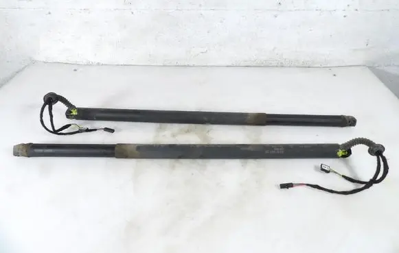 Skoda Octavia Mk3 (5E) Shock absorber/damper mounting bracket 5E9827852F