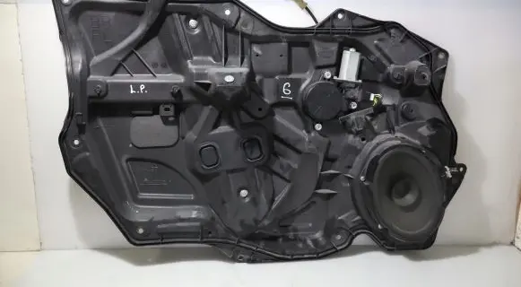 Mazda 3 II Front window lifting mechanism without motor