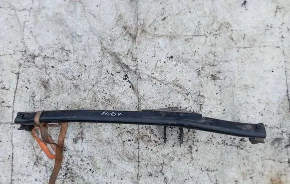 Volvo V70 Engine mount bracket