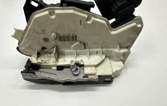 Skoda Octavia Mk3 (5E) Front door lock 5S2837015