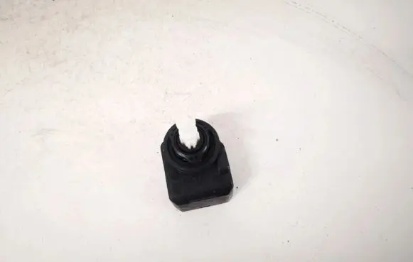 Headlight level adjustment motor