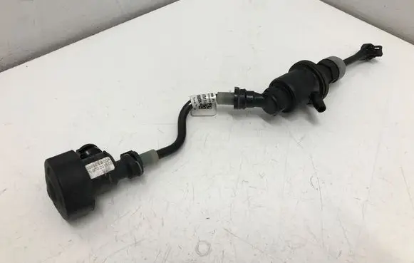 Nissan Juke I F15 Clutch master cylinder 30850B030A 30660BC00A 306101KA1A