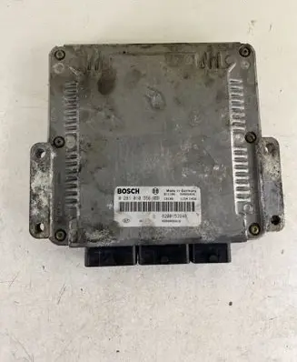 Renault Laguna II Engine control unit/module 0281010556 8200153946 28SA5455