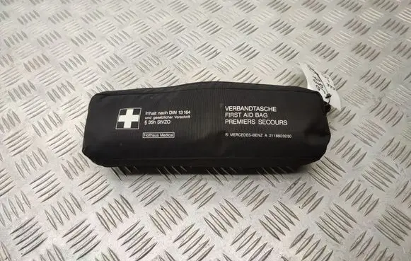Mercedes-Benz E W211 First aid kit A2118600250