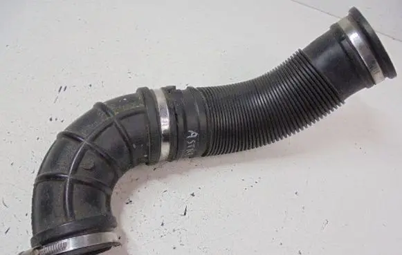Opel Astra J Air intake hose/pipe 13265785