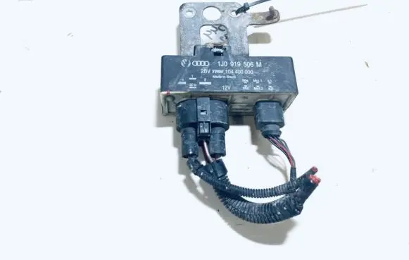 Skoda Fabia Mk1 (6Y) Coolant fan relay 1j0919506m 104400000
