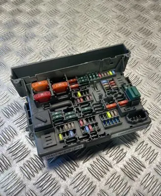 BMW 3 E92 E93 Fuse module 9119446