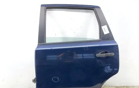 Nissan Note (E11) Rear door