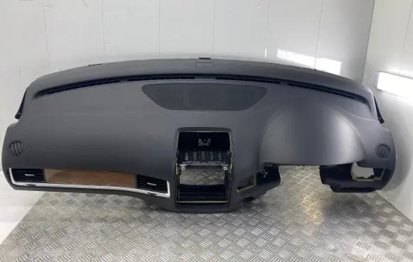 Volkswagen Touareg II Dashboard 7P2857100