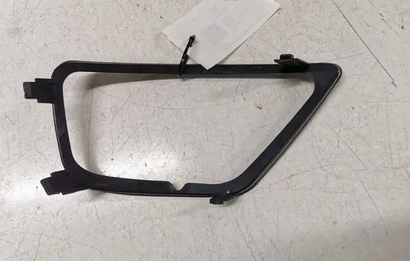 Ford Focus Front fog light trim/grill 2M5119952