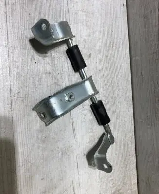 Toyota Yaris Engine mounting bracket