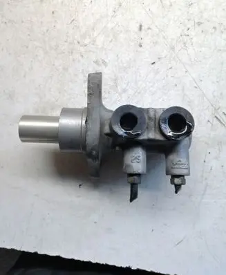 Opel Zafira B Master brake cylinder