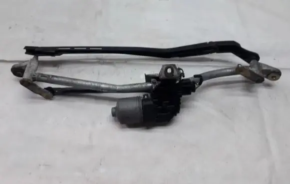 Audi A4 S4 B6 8E 8H Front wiper linkage and motor
