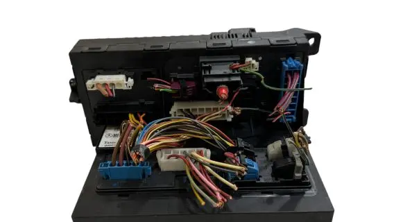 Mercedes-Benz E W211 Fuse module 2115453101