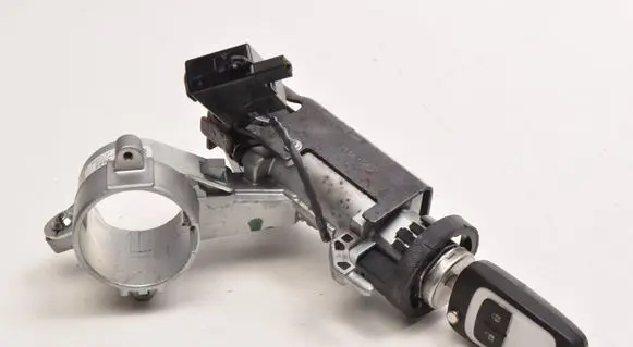 Opel Mokka X Ignition lock 13504286
