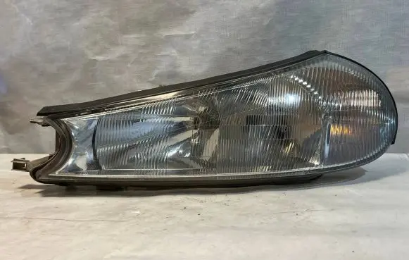 Ford Mondeo MK II Headlight/headlamp 1305235440