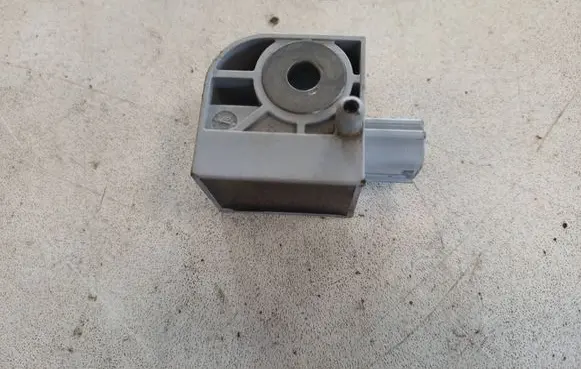 Suzuki Swift I Airbag deployment crash/impact sensor 3893062J10000 17868111 5WK43512