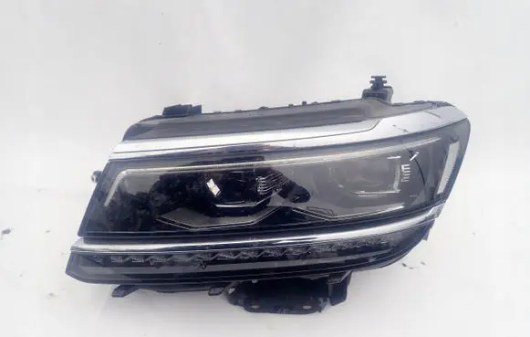 Volkswagen Tiguan Headlight/headlamp