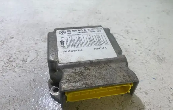 Volkswagen Touran I Airbag control unit/module 1T0909605D 5WK43828
