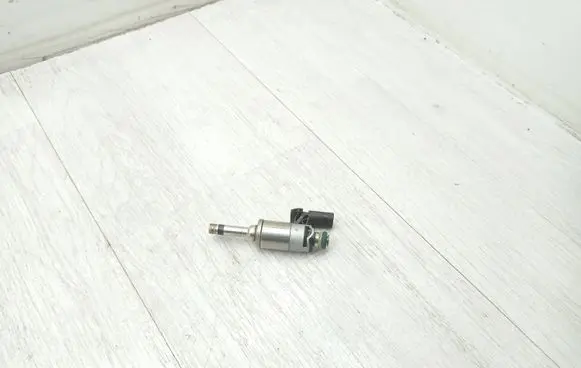 Audi A4 S4 B9 Fuel injector 0261500477