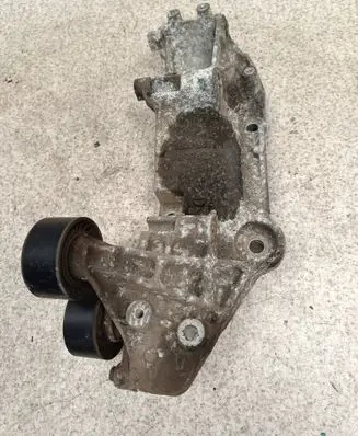 Renault Master III Generator/alternator bracket 820088126