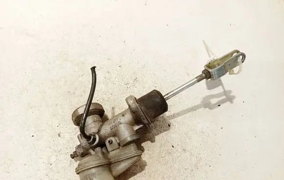 Nissan Navara D22 Master brake cylinder