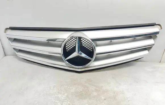 Mercedes-Benz C W204 Front bumper upper radiator grill A2048800023