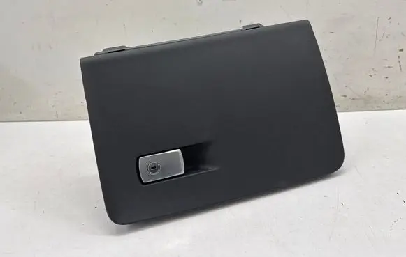 Glove box